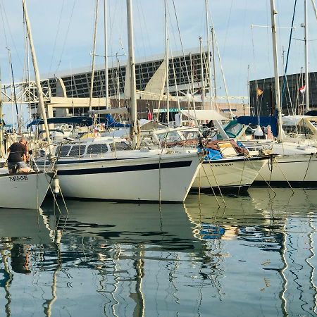 Sleep & Boats Barcelona City سان أدريان دي بيزوس المظهر الخارجي الصورة