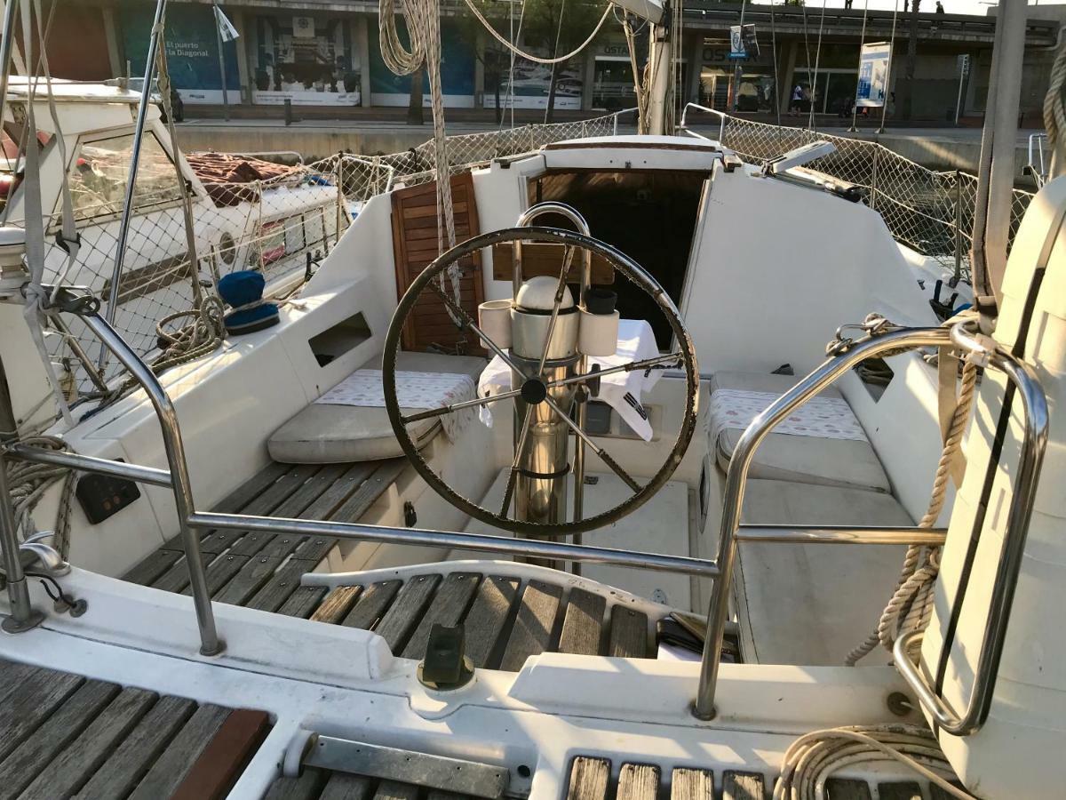 Sleep & Boats Barcelona City سان أدريان دي بيزوس المظهر الخارجي الصورة