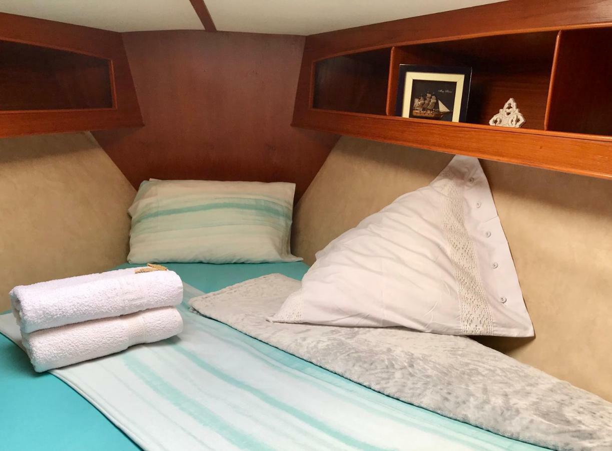 Sleep & Boats Barcelona City سان أدريان دي بيزوس المظهر الخارجي الصورة