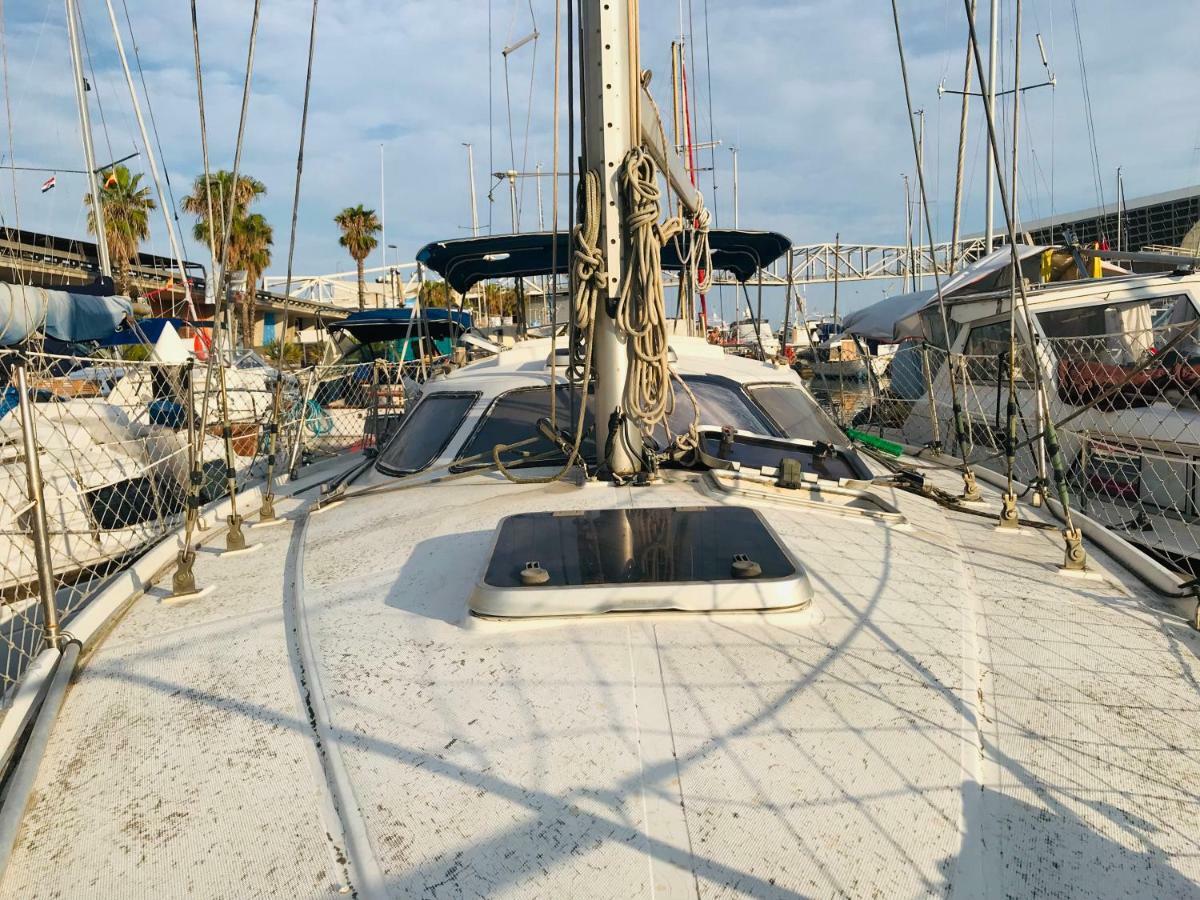 Sleep & Boats Barcelona City سان أدريان دي بيزوس المظهر الخارجي الصورة